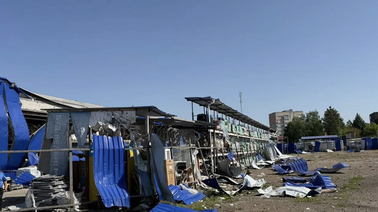 росіяни вдарили балістикою по центру Прилук: є загиблі