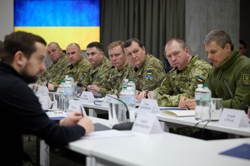 Зеленський приїхав до Львова перевірити ситуацію на кордоні з Білорусією Зеленський приїхав до Львова перевірити ситуацію на кордоні з Білорусією