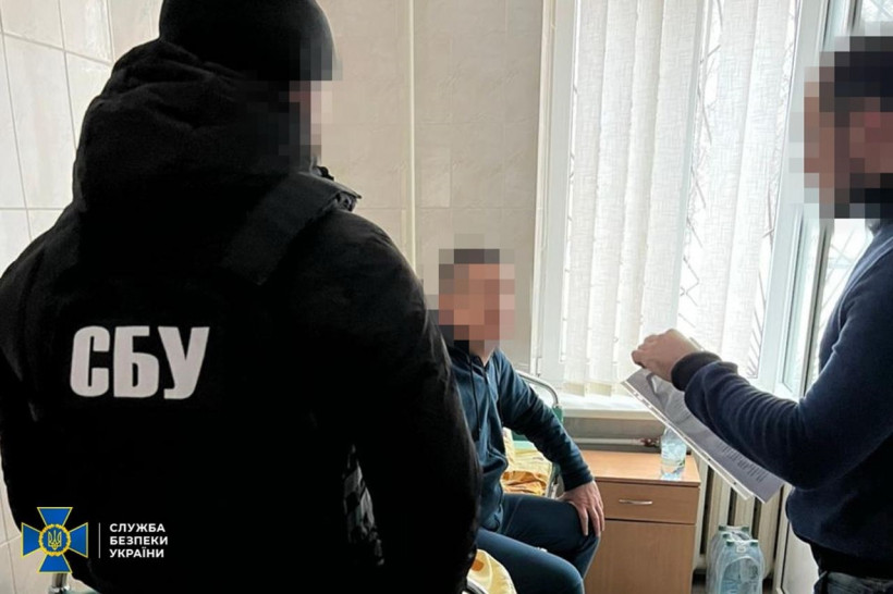 Екс-керівник Херсонської ОВА Лагута отримав підозру від СБУ (фото) Екс-керівник Херсонської ОВА Лагута отримав підозру від СБУ (фото)