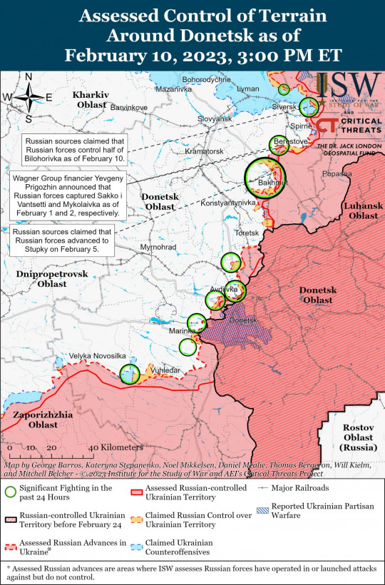 Окупанти намагаються перерізати дороги до Бахмута: карти боїв