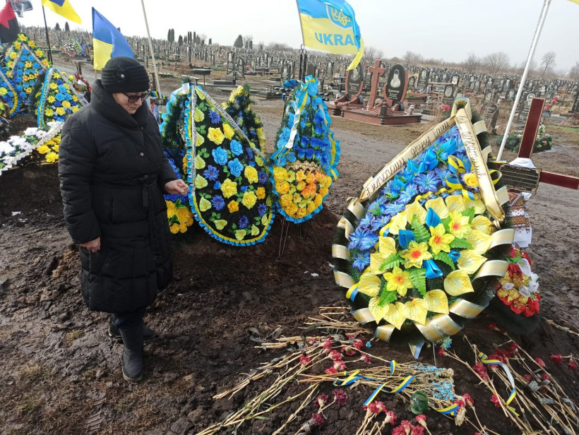 "Я бачив, як убили мого батька!": подробиці про бійця, якого росіяни розстріляли за слова “Слава Україні” "Я бачив, як убили мого батька!": подробиці про бійця, якого росіяни розстріляли за слова “Слава Україні”