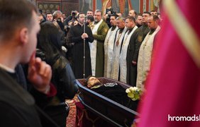 Україна прощається з "Да Вінчі": Зеленський з прем’єром Фінляндії вшанували памʼять героя (фото, відео) Україна прощається з "Да Вінчі": Зеленський з прем’єром Фінляндії вшанували памʼять героя (фото, відео)