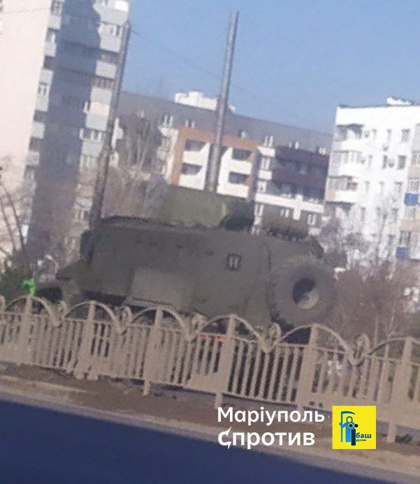 У Маріуполі фіксують великий рух техніки росіян в напрямку Бердянська У Маріуполі фіксують великий рух техніки росіян в напрямку Бердянська