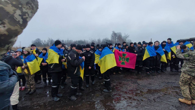 Україна повернула з полону 130 захисників (відео) Україна повернула з полону 130 захисників (відео)