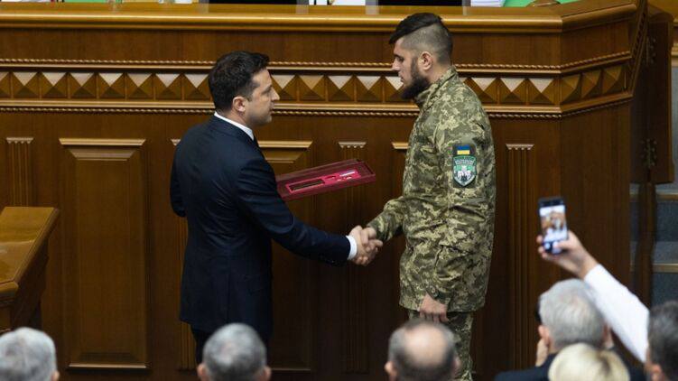 Під Бахмутом загинув Герой України Дмитро Коцюбайло "Да Вінчі" (фото) Під Бахмутом загинув Герой України Дмитро Коцюбайло "Да Вінчі" (фото)