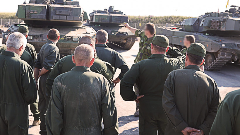 Швеція передала Україні 10 танків Stridsvagn 122 Швеція передала Україні 10 танків Stridsvagn 122