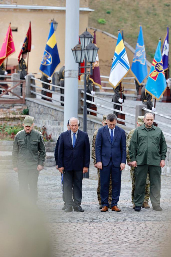 Боррель після Одеси приїхав до Києва (фото) Боррель після Одеси приїхав до Києва (фото)
