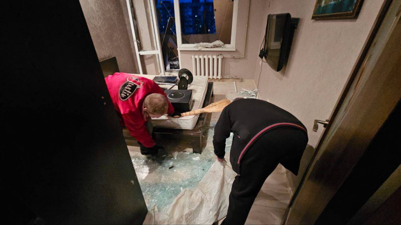 Росіяни вдарили по Херсону: пошкоджені будинки та лікарні, є жертви (фото, відео)