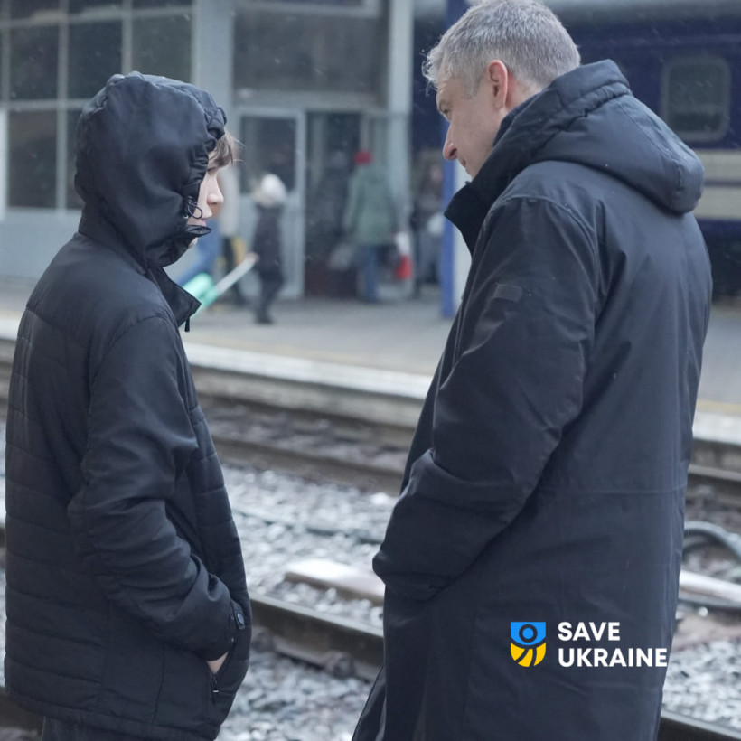 В Україну з окупованих територій повернули ще трьох дітей (фото) В Україну з окупованих територій повернули ще трьох дітей (фото)