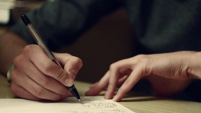 Как правильно писать: с горяча или сгоряча?