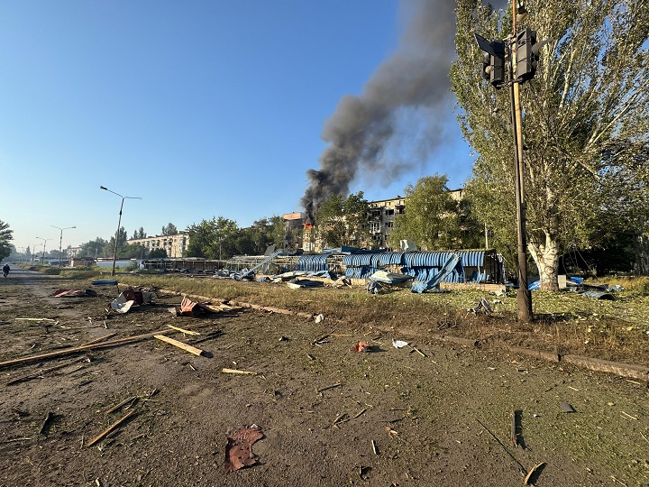 Росія вдарила по Костянтинівці: палає багатоповерхівка, місто без газу