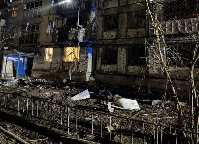 росіяни атакували Дніпро: загорілася багатоповерхівка, 14 постраждалих