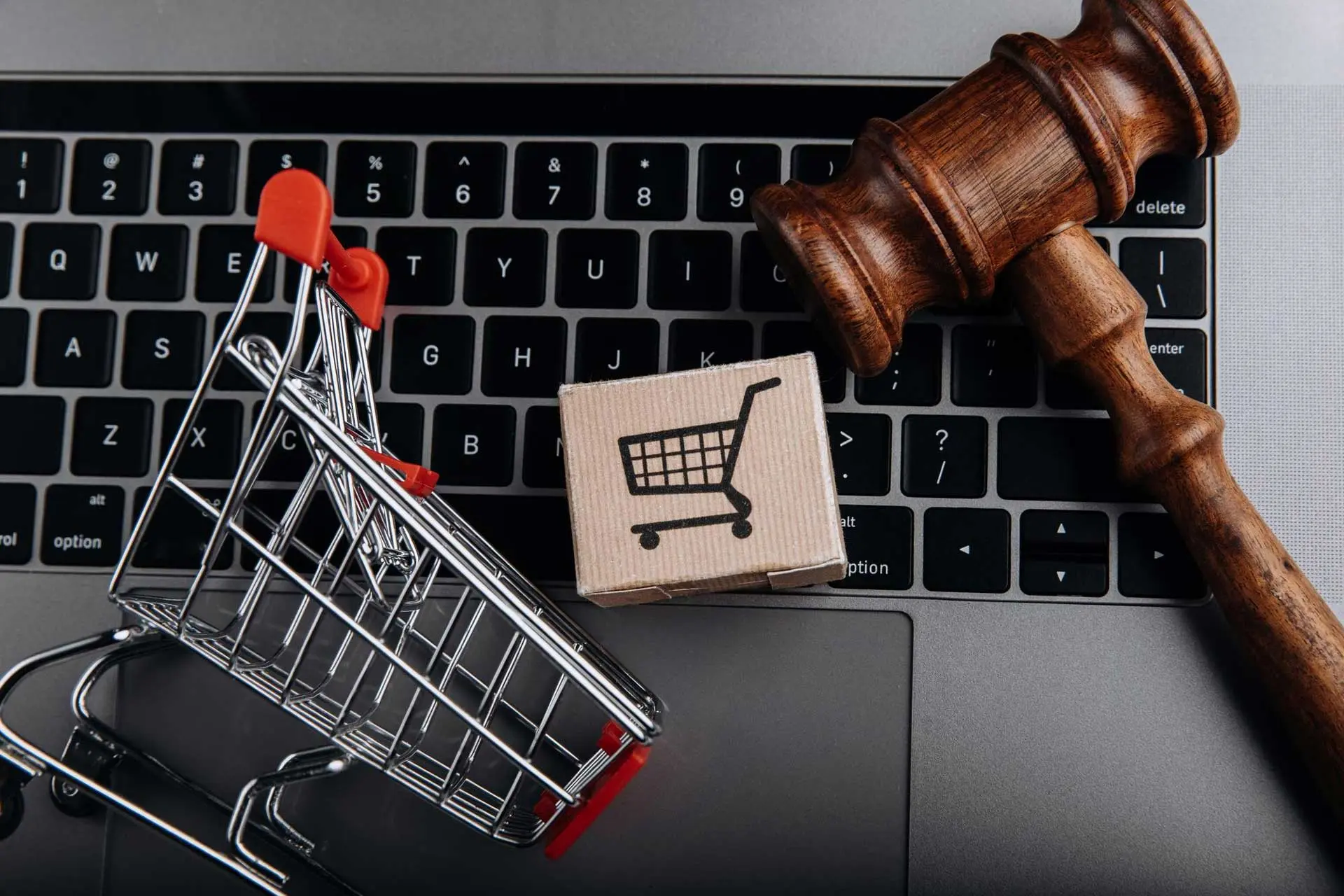 В Украине изменят налоги на доходы с онлайн-платформ: что известно