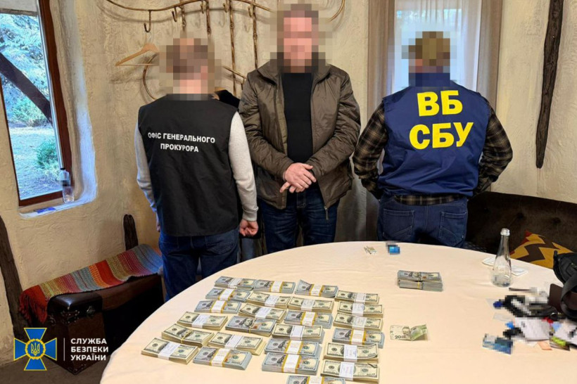Кришували видобуток бурштину: затримали заступників начальників управлінінь СБУ в Київській та Рівненській областях