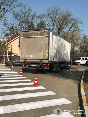 8-річна дівчинка, яку вранці збила вантажівка в Ірпені, померла в лікарні