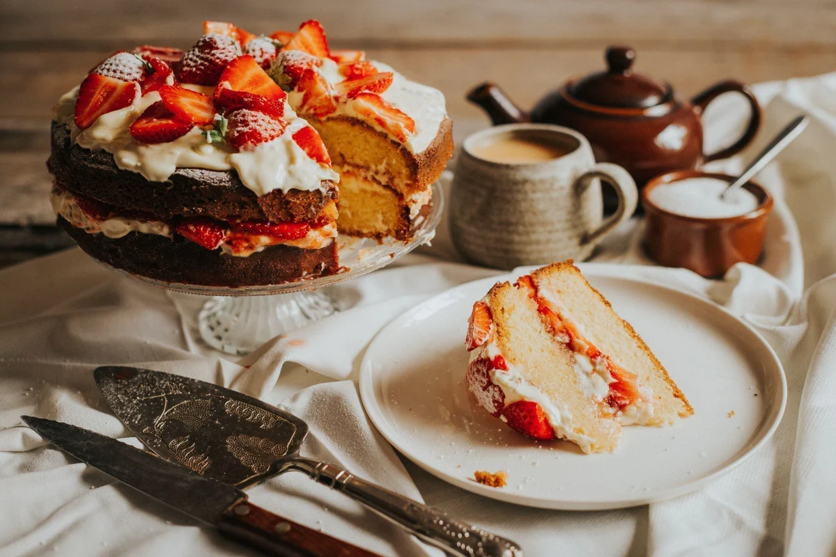 Десерты к чаю- cream-tea-cake-recipe-greendale_c63ab4ac-f081-4825-874d-a38ef58d6567