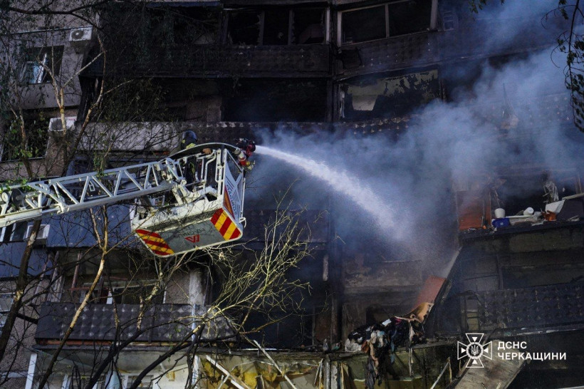 У Черкасах "щахед" влучив у багатоповерхівку: поранені 11 людей У Черкасах "щахед" влучив у багатоповерхівку: поранені 11 людей