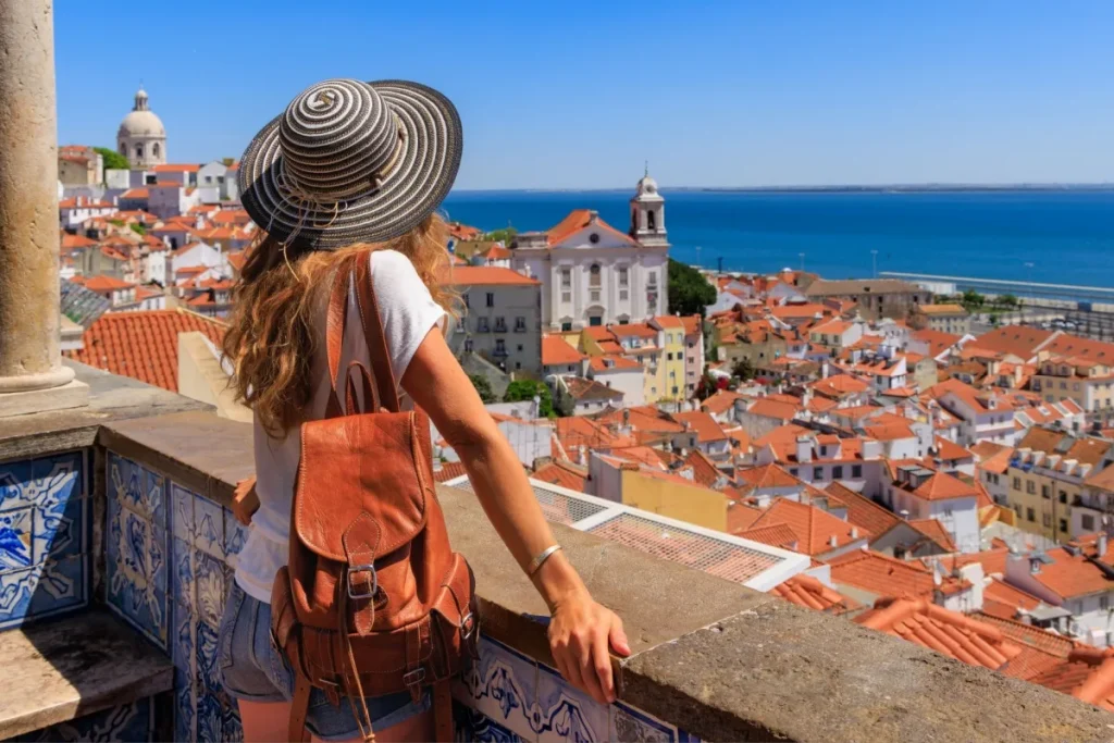 Туризм скрытые сборы- This-sunny-European-Destination-Expecting-Another-Record-Year-For-Tourism.jpg