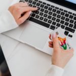 Как выбрать банковскую карту - pexels-karola-g-5717969