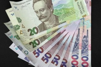 Почему люди боятся говорить о деньгах - pexels-olha-maltseva-2156976676-34926385