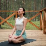 Как научиться правильно дышать - pexels-ron-lach-9225394