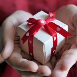 Почему люди все чаще дарят впечатления вместо вещей - pexels-towfiqu-barbhuiya-3440682-12326586