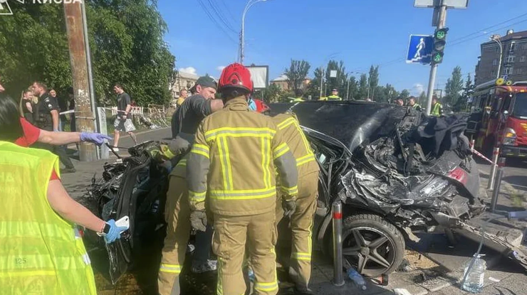 Водія, який в'їхав у підземний перехід у Києві, взяли під конвой
