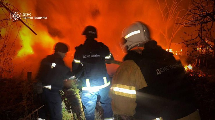 У Ніжині внаслідок удару один рятувальник загинув, ще двоє поранені