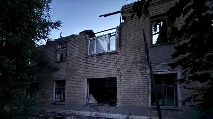 Трагедія на Донеччині: дрон влучив у будинок, загинули батько й донька