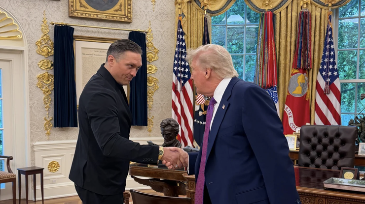 Усик зустрівся з Трампом у Білому домі та потрапив під евакуацію