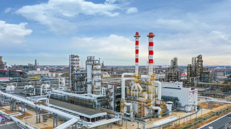 Волгоградський НПЗ після ураження дронами зупинив роботу - ССО