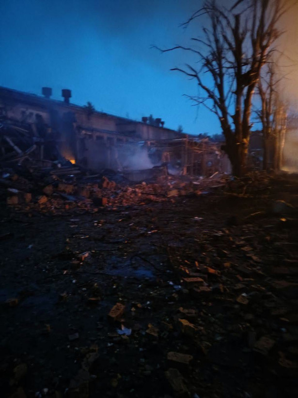 Росіяни вдарили по кіностудії Довженка: знищена історична колекція костюмів Росіяни вдарили по кіностудії Довженка: знищена історична колекція костюмів