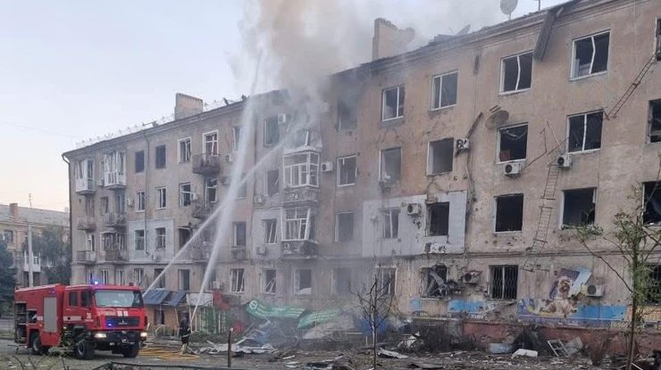 росія атакувала центр Краматорська трьома авіабомбами: є поранені