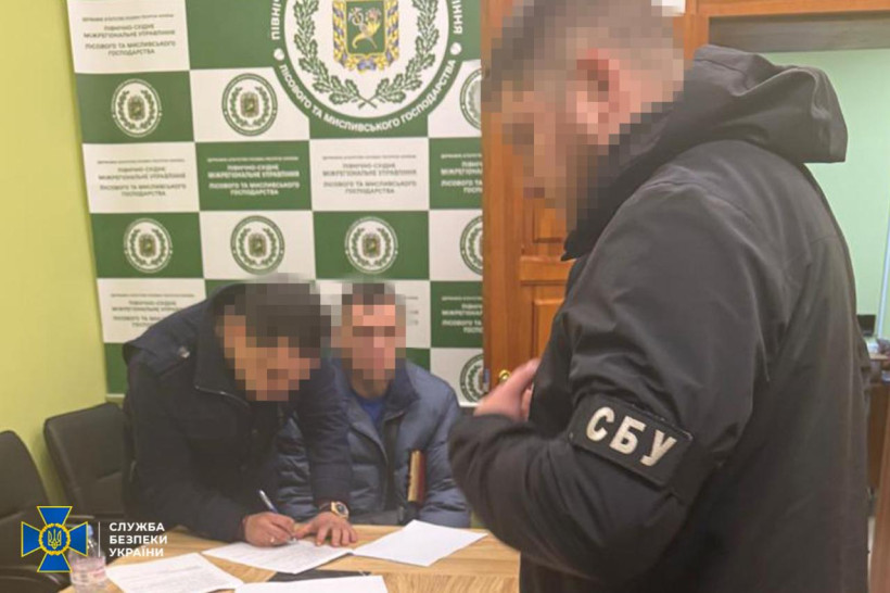 Продавали елітну деревину як дрова: затримали керівника харківського осередку "Батьківщини" Продавали елітну деревину як дрова: затримали керівника харківського осередку "Батьківщини"