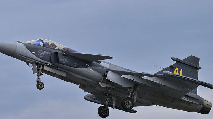 Швеція передасть Україні 16 винищувачів Gripen: коли очікують постачання